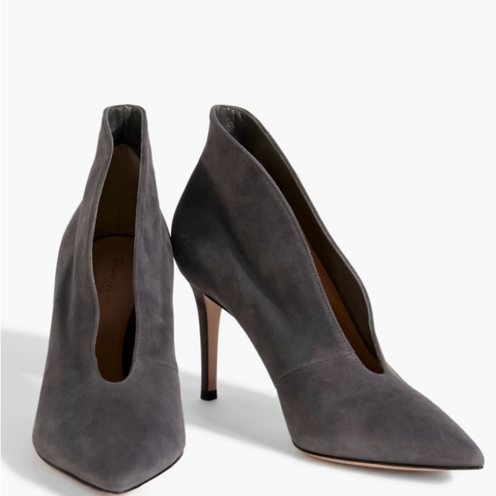 Gianvitto Rossi suede ankle boots. This pump/bootie hybrid is scrumtious!